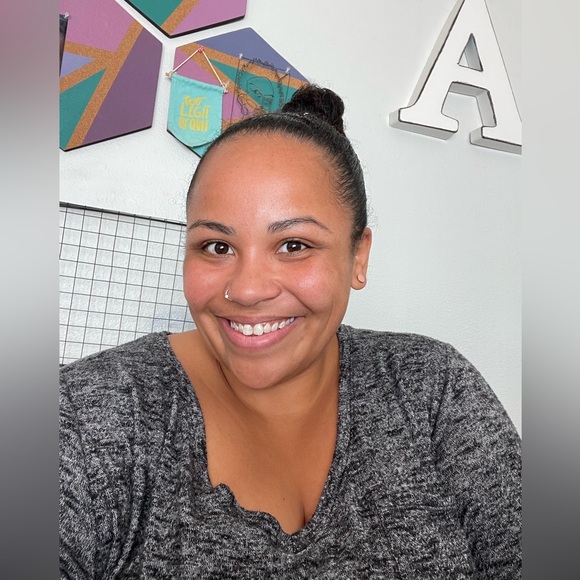 Adriana | Onslaught of Secondhand Joy - Picture 7 of 14